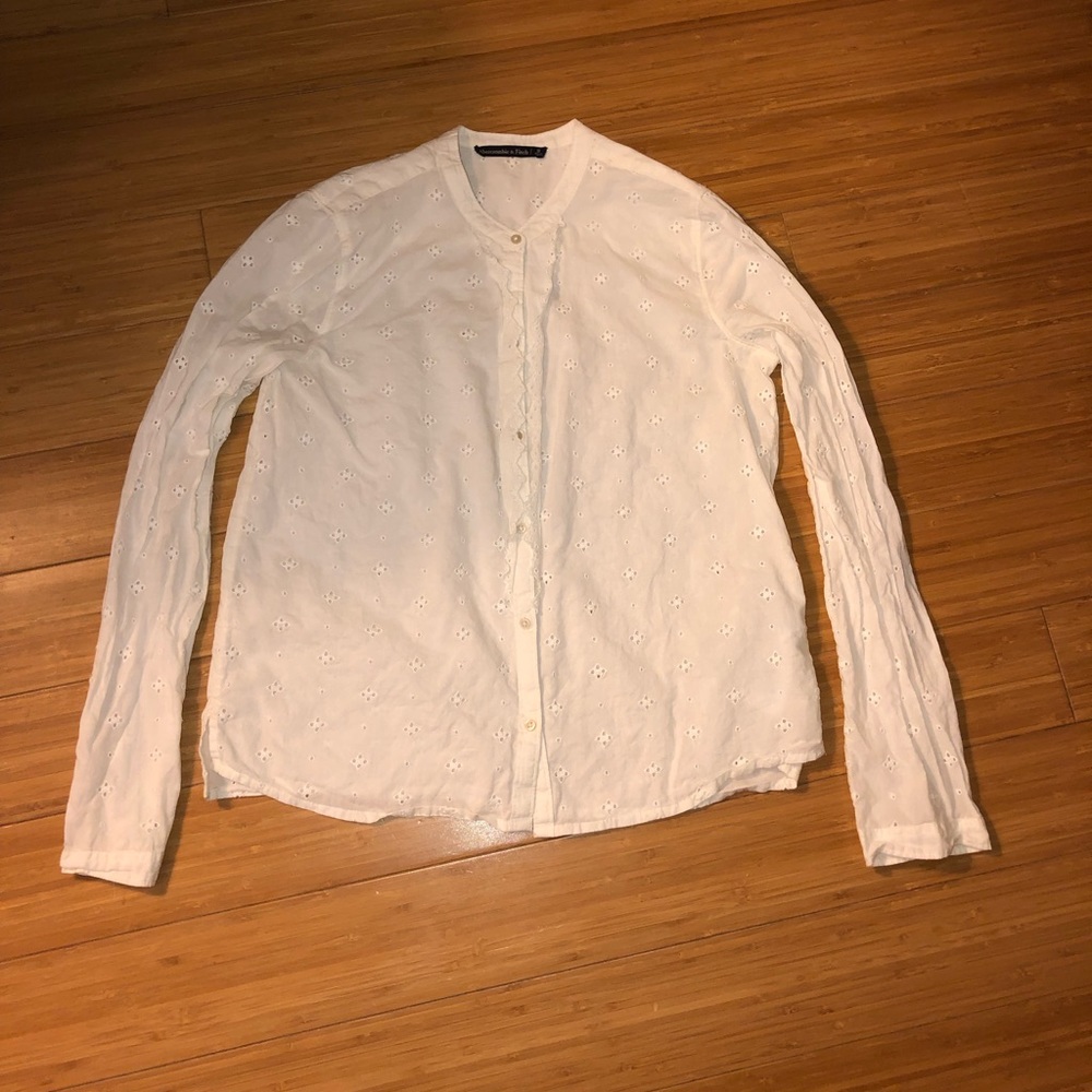 Abercrombie & Fitch small eyelet button down blouse white-very feminine